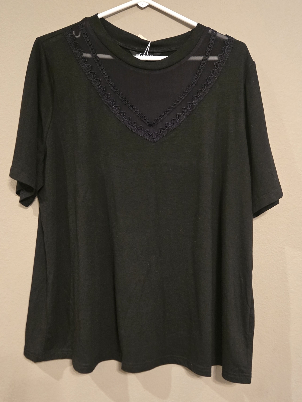 BloomChic Black Short Sleeve Top with Sheer Lace-Trim V Insert Size 14/16 NWT
